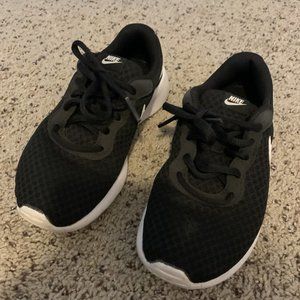 Nike kids sneaker - great shape